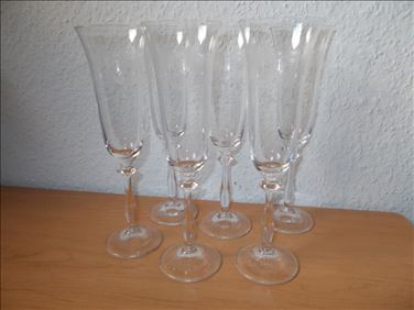 Abbildung: Stilvoll anstoßen zu Silvester oder, oder...