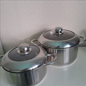 Abbildung: 2 Kochtöpfe