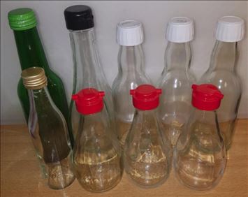 Abbildung: 10 leere Flaschen mit Deckel,gereinigt Einmachen,einkochen