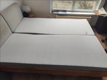 Abbildung: 2 Matratzen aus Schaumstoff