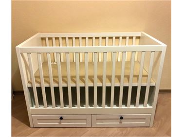 Abbildung: IKEA STUVA Babybett (120x60 cm) - Front BETSAD (weiß)