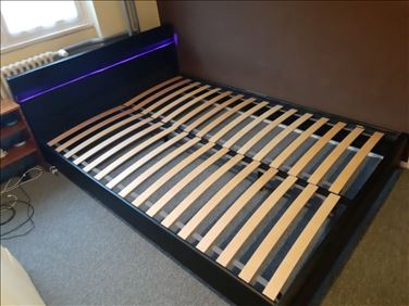 Abbildung: Kunstleder Bett beleuchtet 140 x 200
