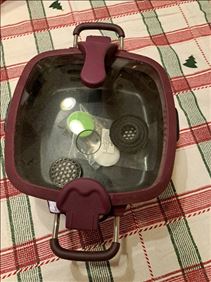 Abbildung: Pfanne mit Deckel.