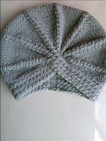 Abbildung: Unbenutzt. Handgestrickte Mütze 