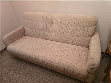 Abbildung: Sofa mit Bettkasten 