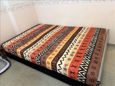 Abbildung: Zu verschenken. Bett mit Kasten 140x200cm