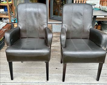 Abbildung: 4 Ledersessel mit Armlehnen 