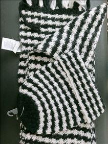 Abbildung: Neu/unbenutzt .Set: Mütze und Schal 