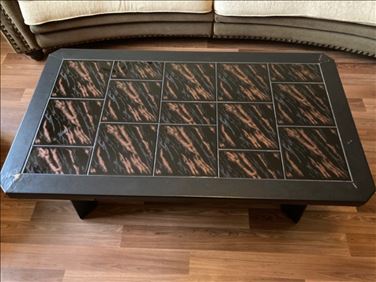 Abbildung: Kacheltisch 