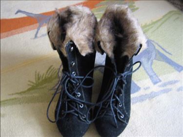 Abbildung: Keil-Stiefelette Primark Gr. 38, ungetragen,warm gefüttert