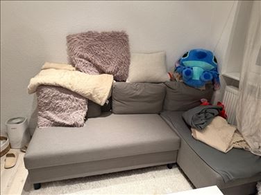 Abbildung: Couch mit bettfunktion