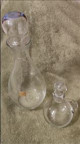 Abbildung: Glaskaraffen mit Glasstopfen