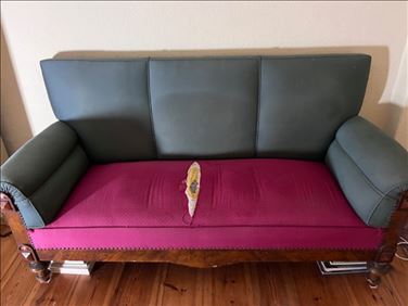 Abbildung: Vintage Sofa für Bastler:innen zu verschenken