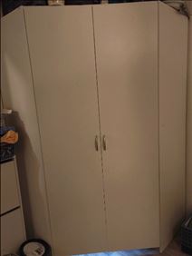 Abbildung: Eckkkleiderschrank in Weiß 