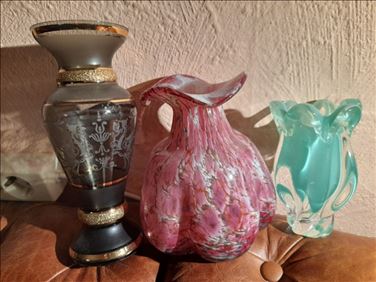 Abbildung: 3 schöne Blumenvasen (Glas, Kristall)