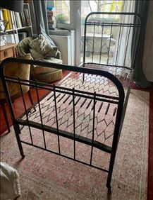 Abbildung: Antik Metal spring Bet 