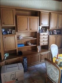 Abbildung: Wohnzimmer Schramk und Eckschrank