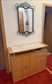 Abbildung: Kommode + Schuhschrank - Spiegel - Garderobe    