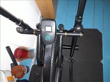 Abbildung: Hometrainer / Fitnesstrainer / Ergometer / Ellipsentrainer