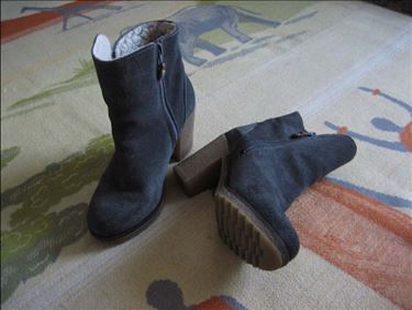 Abbildung: Leder-Stiefelette Gr. 37, warm gefüttert, einmal getragen