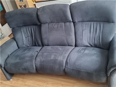 Abbildung: 3 Sitzer Sofa mit Relaxfunktion 
