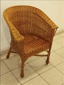 Abbildung: Korbstuhl zu verschenken 