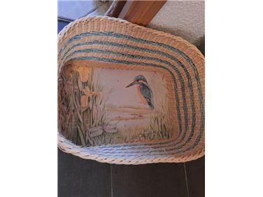 Abbildung: Korb mit Eisvogel