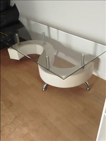 Abbildung: stylischer Couchtisch zzu verschenken 