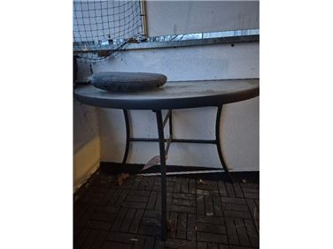 Abbildung: Balkontisch 