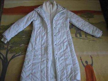 Abbildung: Maxi- Steppmantel mit Kaputze Gr. S, 1x getragen, waschbar