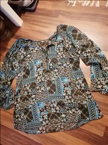 Abbildung: 3 Oberteile getragen gewaschen in gr. 44 46 getragen Zustand