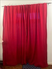 Abbildung: Zwei Gardinen Rot Ikea 275x 140 