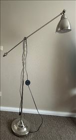 Abbildung: Ikea Stehlampe