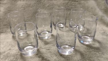 Abbildung: 7 Schnapsgläser