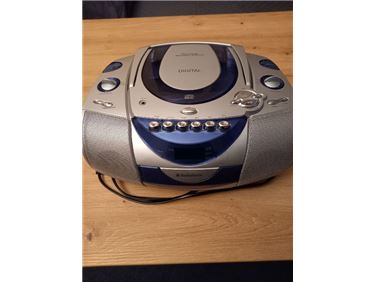 Abbildung: Radio mit CD/ MC-Funktion