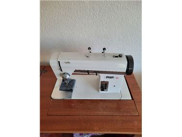 Abbildung: Nähtisch