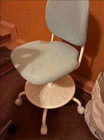 Abbildung: Kinderbürostuhl für Selbstabholer