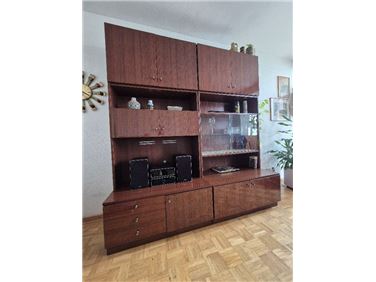 Abbildung: DDR Schrankwand