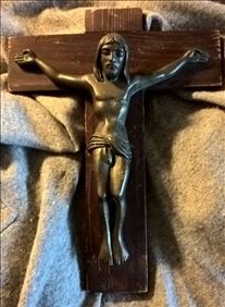 Abbildung: Wandkreuz 23cm breit x 30cm hoch