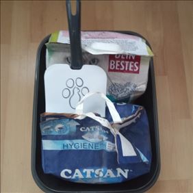 Abbildung: Tausche 2xKatzenstreu Schaufel Klo geg 10 Dosen Futter