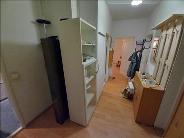 Abbildung: Zu verschenken: Diverse Flurmöbel zur Selbstdemontage