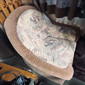 Abbildung: Sessel beige braun florales Muster