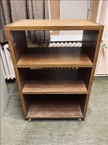 Abbildung: Regalwagen Schiebewagen Schrank bspw. für Audio, Video, Hifi