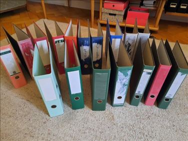 Abbildung: Gebrauchte DIN A4 Aktenordner zu verschenken