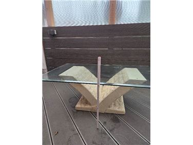 Abbildung: Couchtisch Glas