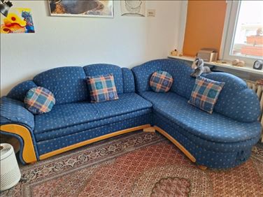 Abbildung: Ecksofa mit Bettkasten und Schlaffunktion zu verschenken