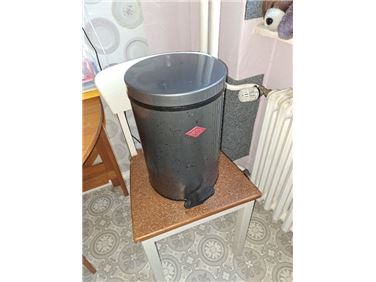 Abbildung: Mülleimer von WESCO (117 212-13)