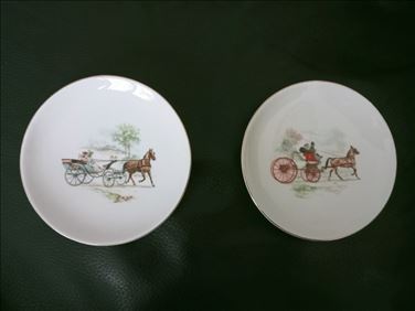 Abbildung: Set: 2x Art Porzellan Wandteller, D:11,5 cm