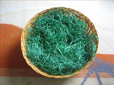 Abbildung: Weiden-Körbchen mit Ostergras und div. Oster-Deko