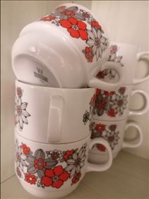 Abbildung: 6 tassen DDR Ära bayreuter